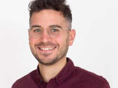 Porträt von Jan Richarz, Senior Consultant bei Morgengrün, vor weiß