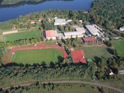Das Kienbaum Olympische und Paralympische Trainingszentrum für Deutschland in Grünheide aus der Vogelperspektive