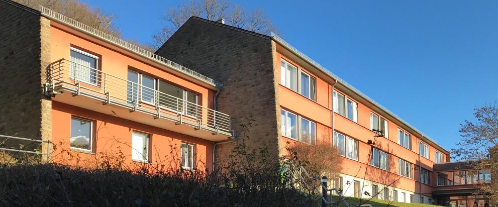 Außenansicht eines Gebäudes der Fachhochschule für Recht in Bad Münstereifel