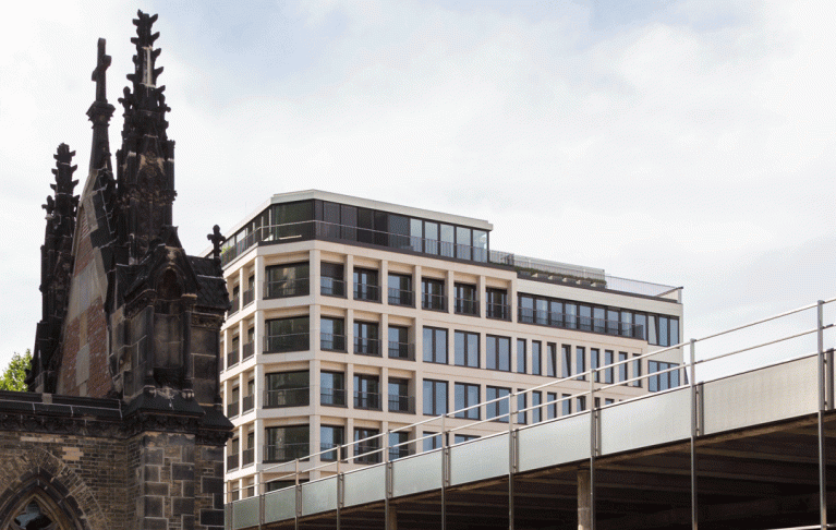 Außenaufnahme des Geschäftshauses Hopfenmarkt 33 in Hamburg